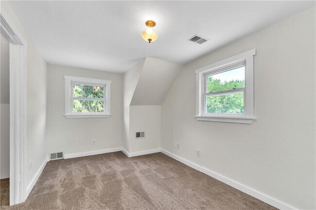 Building Photo - 116 Purvis Ln