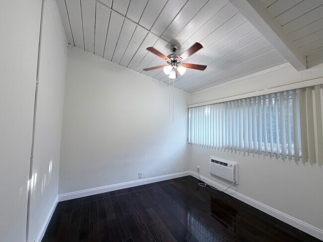 2nd Bedroom - 243 1/2 S Church Ln