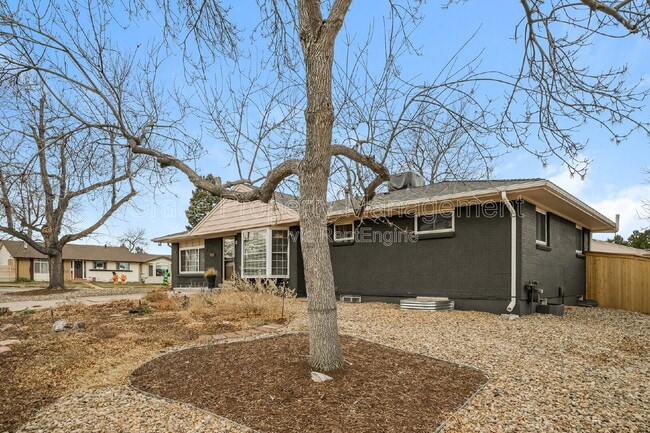 Building Photo - 7095 S Clermont Dr