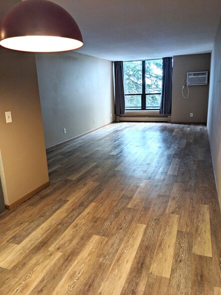 Living Room - 4530 Park Commons Dr