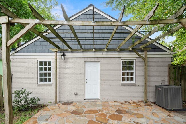 Building Photo - 481 Griffin St NW