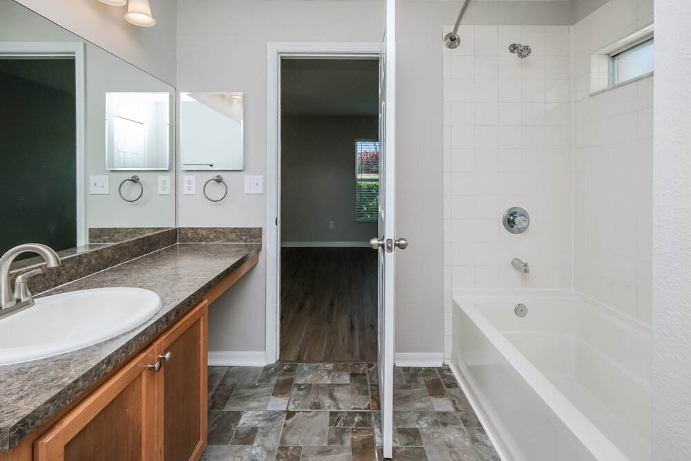 Building Photo - 7406 Bridgeview Dr