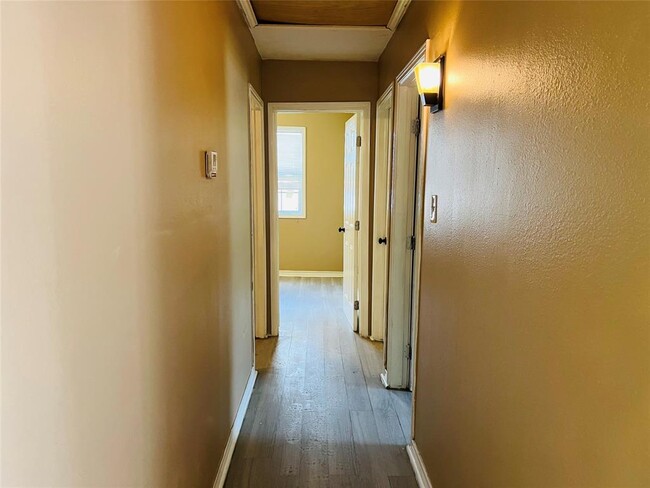 Building Photo - 5943 Southville St