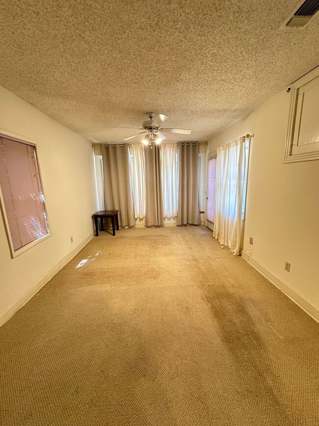 Building Photo - Charming 2-Bedroom Home in Oleander