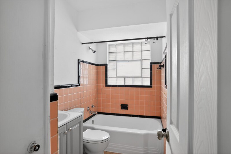 Building Photo - 5000 Plover Ave