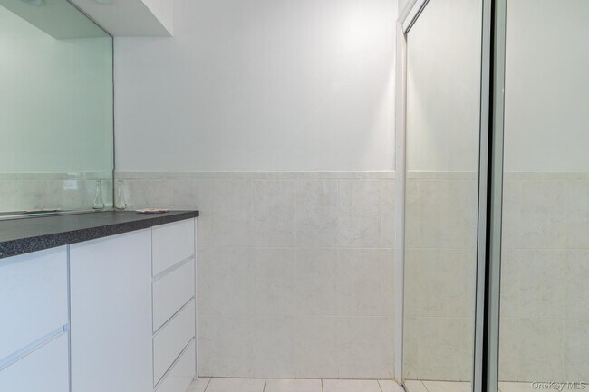 Building Photo - 977 Woodcliff Dr