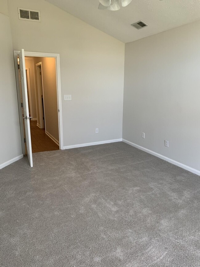 Building Photo - 1205 Harmes Way