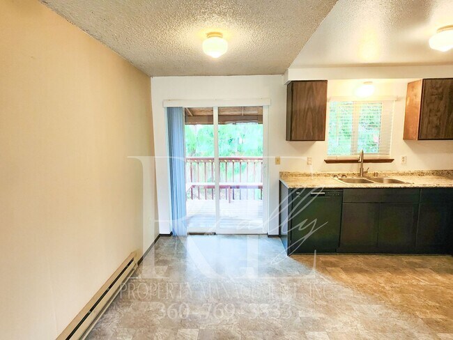 Building Photo - Spacious Living With Extra Comfort: Bonus Room & Expansive Yard