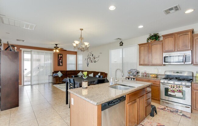 Building Photo - 14586 W Port Au Prince Ln