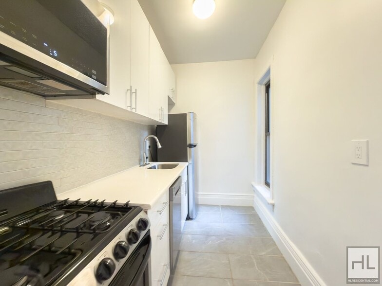 Building Photo - BEDFORD AVENUE 1-Bed / 1-Bath