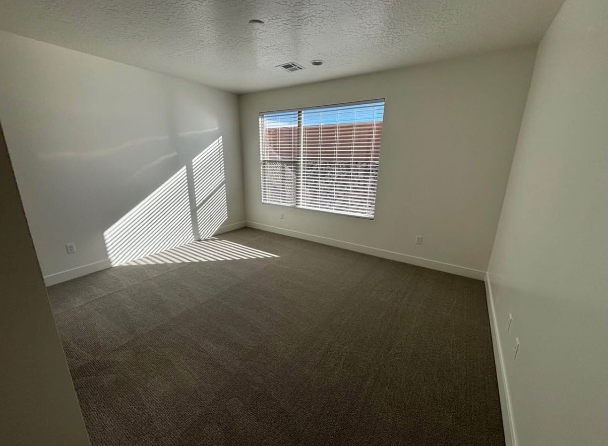 Building Photo - 2346 E Luciano Ln