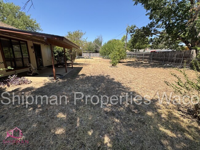 Building Photo - 919 La Porte Dr