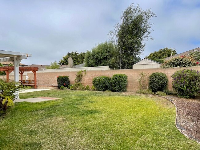 Building Photo - 1951 Devonshire Dr