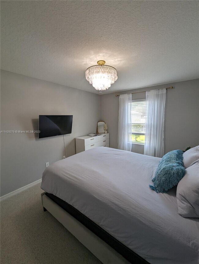 Building Photo - 9235 Freedom Hill Dr