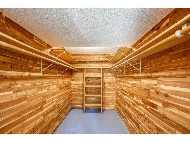 Building Photo - 8106 Dakota Ln