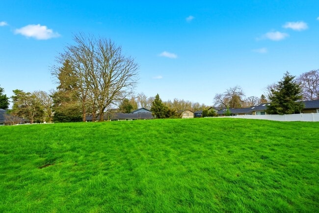 Building Photo - 1922 NW 143rd Ave