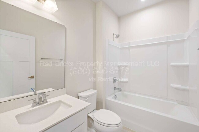 Building Photo - 513 Bailey Mls Dr