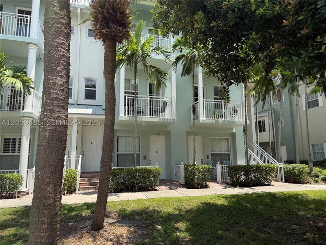 Building Photo - 1335 SW 4th Ct