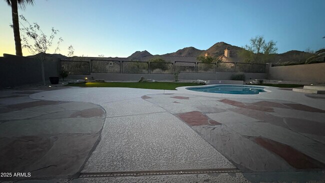 Building Photo - 13980 E Kalil Dr