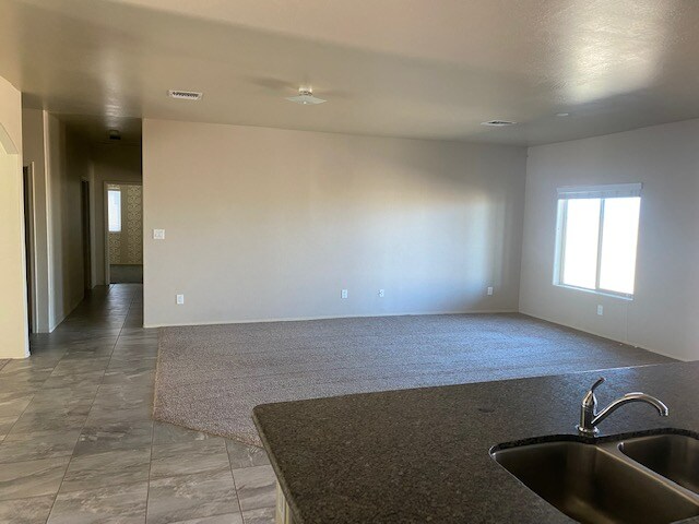 Building Photo - 4182 S Sunflower Dr
