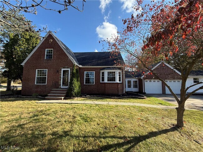 Primary Photo - 30871 Lorain Rd