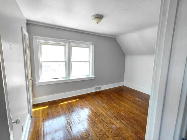 Building Photo - 13925 Cherrylawn St