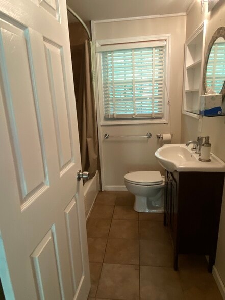 Building Photo - 2261 Capehart Cir NE