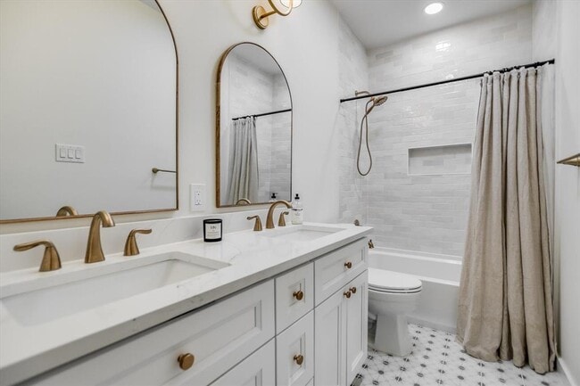 Building Photo - 6300 Bon Terra Dr