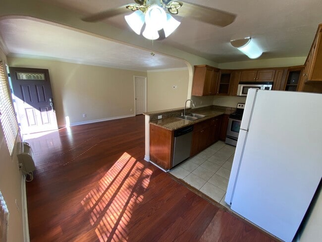 Building Photo - Stonemark on Avocado