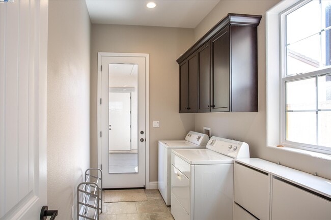Building Photo - 3010 Arido Wy