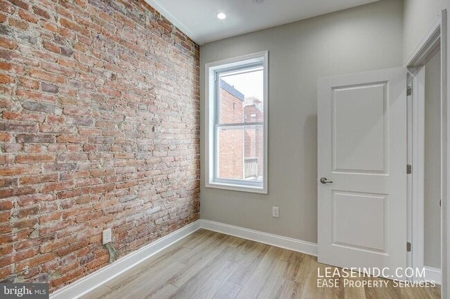 Building Photo - 1626 Monroe St NW