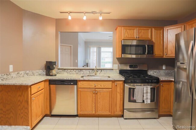 Building Photo - 52245 Silvanna Ln