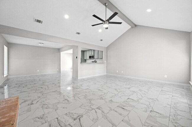Building Photo - 16111 Fan Tail Dr