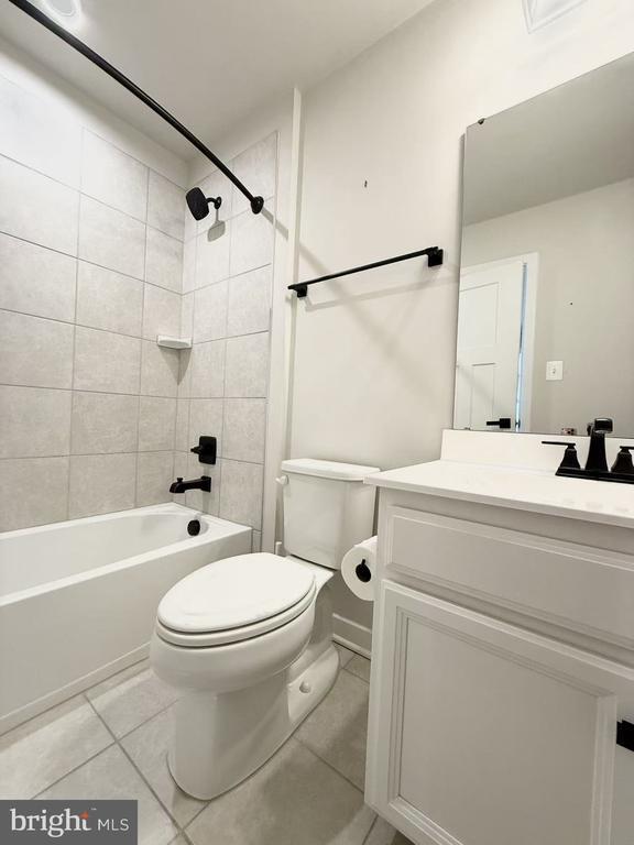 Building Photo - 6666 Ballenger Run Blvd