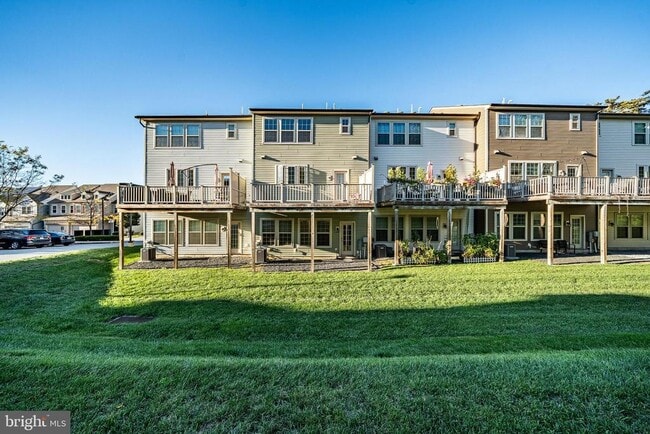 Building Photo - 33 Addison Ln