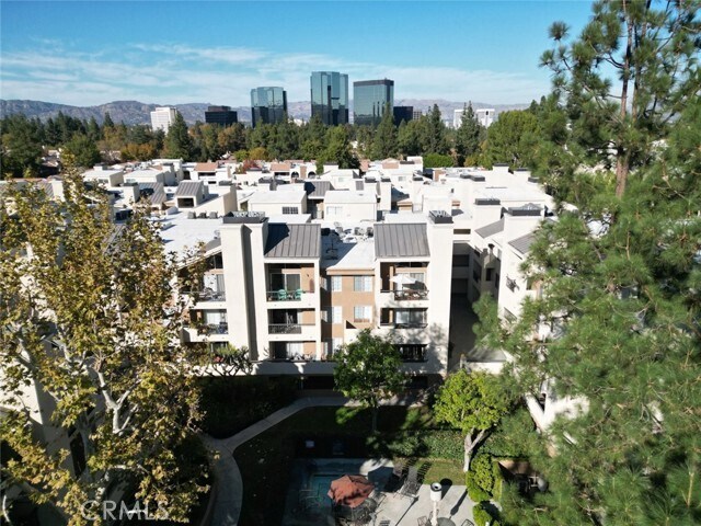 Building Photo - 5540 Owensmouth Ave