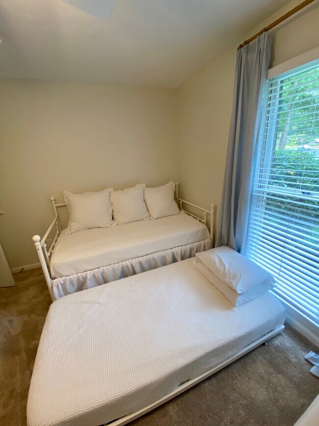 Building Photo - Charming 3-Bedroom Home in Prime Auburn Lo...