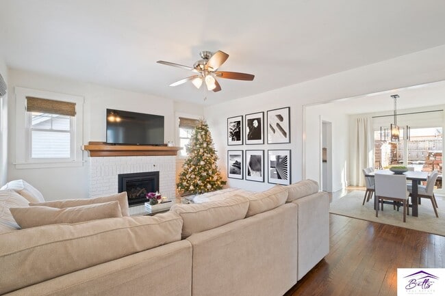 Building Photo - RENTAL PENDING!