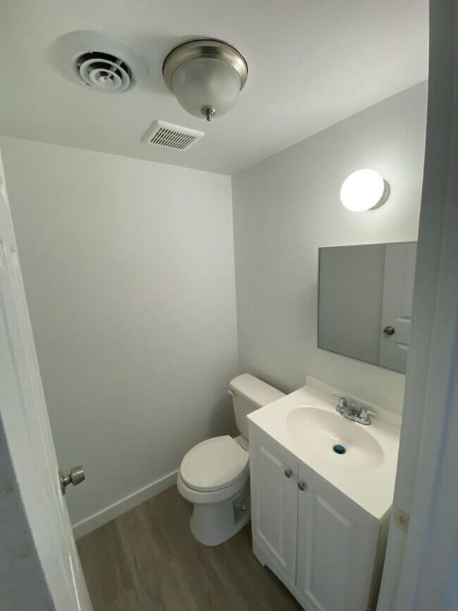Building Photo - 3721 Delor St
