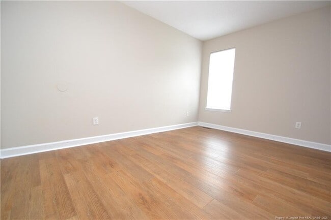 Building Photo - 1512 E Lenoir St