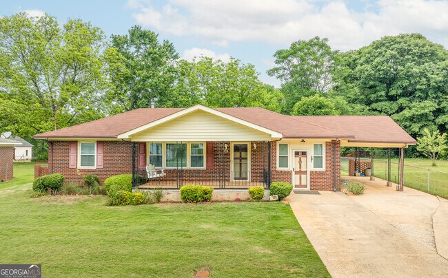 Primary Photo - 170 Northcrest Dr