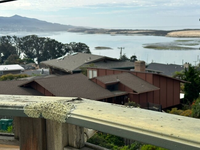 Building Photo - Upscale Morro Bay home with great views