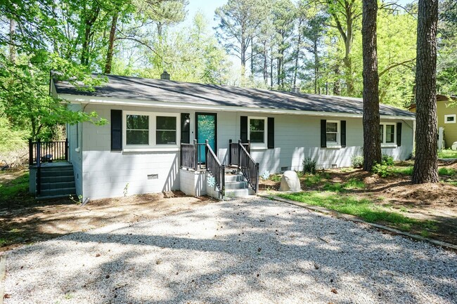 Building Photo - Woodland Rd Duplex