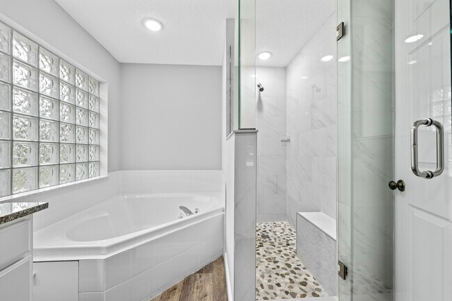 Building Photo - 3033 SE Brierwood Pl