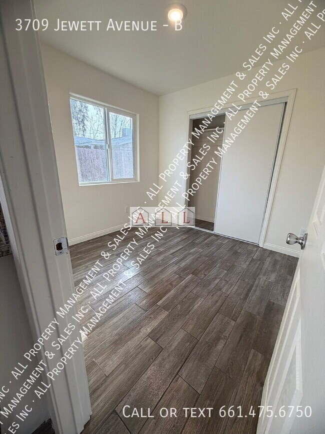 Building Photo - 3709 Jewett Ave