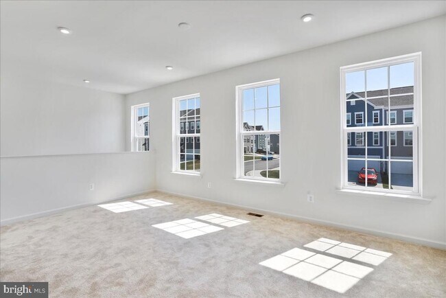 Building Photo - 64 Stafford Pl