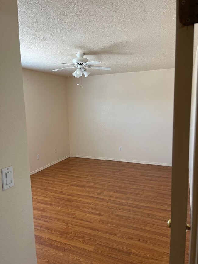 Building Photo - Fully landscaped 4 br home