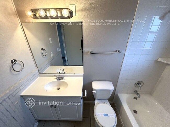 Building Photo - 4946 E 109th Ct