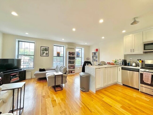 Building Photo - 1509 Dean St