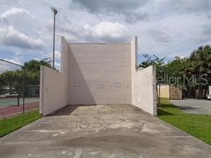 Building Photo - 9105 Tudor Dr